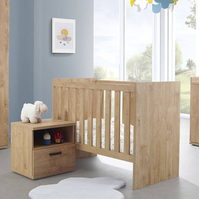 Lit bébé à barreaux évolutif chêne clair Camilla